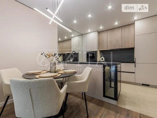 Sale of 2-room apartment 60 sq. m. on Mykhaylo Maksimovicha st. 28 •