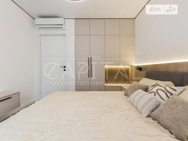 Sale of 2-room apartment 60 sq. m. on Mykhaylo Maksimovicha st. 28 •
