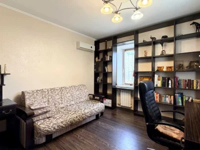 House. Zaporizhzhia, Builders