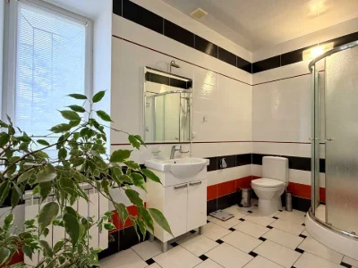 House. Zaporizhzhia, Builders