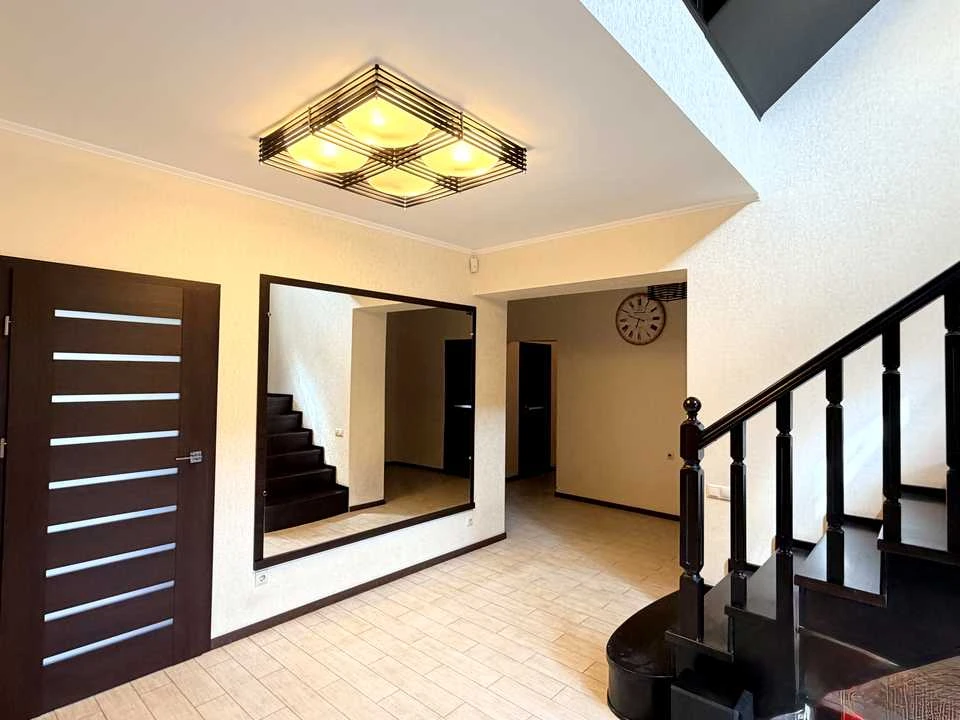 House. Zaporizhzhia, Builders