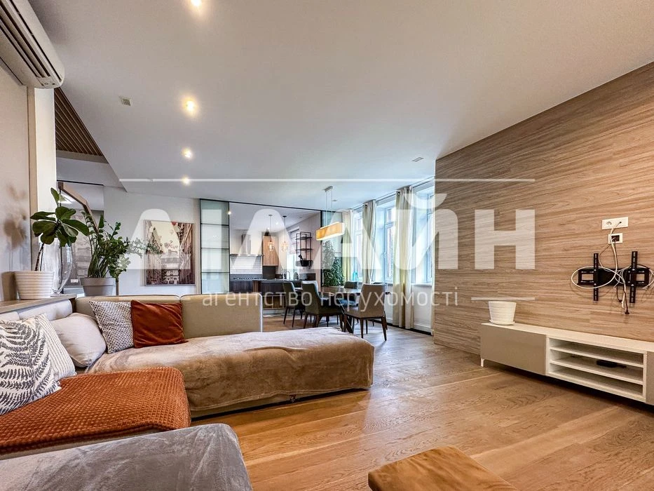 Уникальнаяя 2х Уровневая квартира 240 м2 с 2 паркоместами.