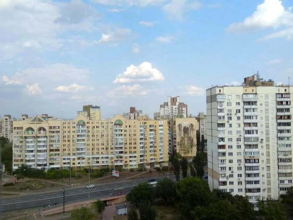 Квартира. Киев, Владимира Ивасюка просп. (Героев Сталинград