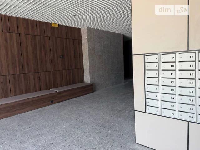 Sale of 1-room apartment 45 sq. m. on Petra Hryhorenka Ave. 46 •