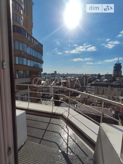 Sale of 2-room apartment 145 sq. m on Kropyvnytskyi St. 8 • ID 3
