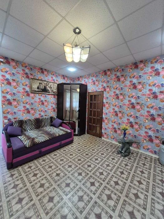 I will sell a 2-room apartment with gas on the ground floor (can be sold