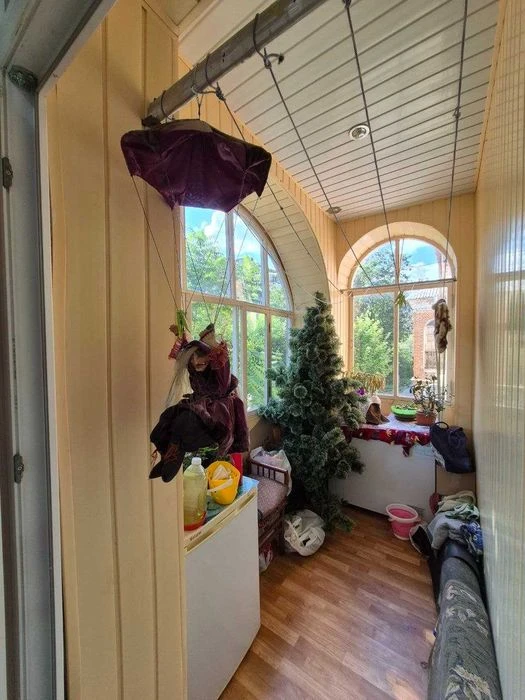 I will sell a 2-room apartment with gas on the ground floor (can be sold