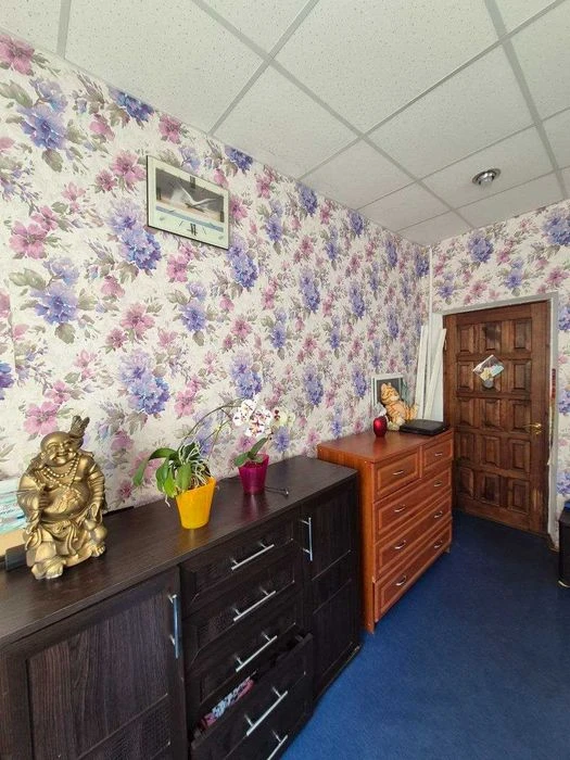 I will sell a 2-room apartment with gas on the ground floor (can be sold