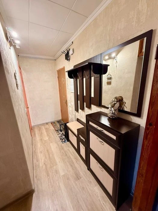 Three-room apartment Pechersk urgently for sale