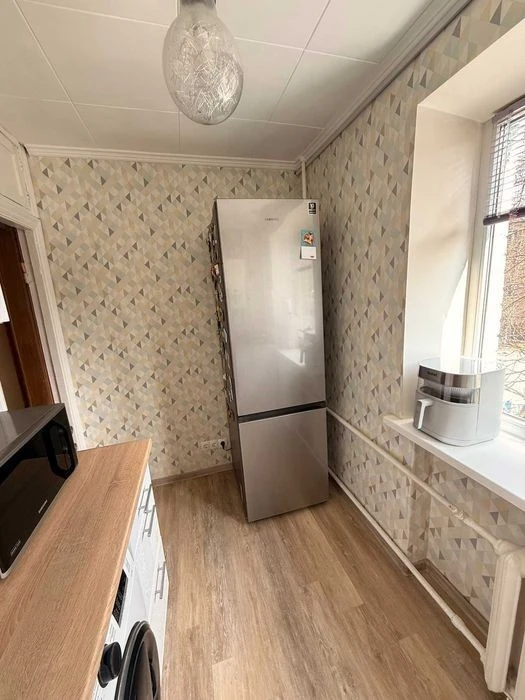 Three-room apartment Pechersk urgently for sale
