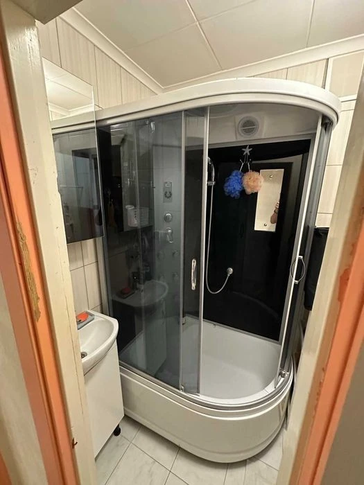 Three-room apartment Pechersk urgently for sale