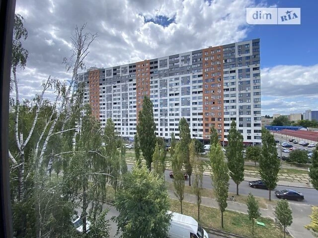 For sale 4-room apartment 62.3 sq. m. on Vaclav Havel Blvd. 75 • ID