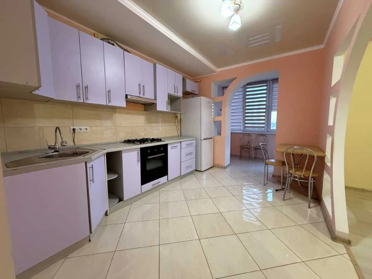 Apartment. Vinnytsia, Chornovola St.