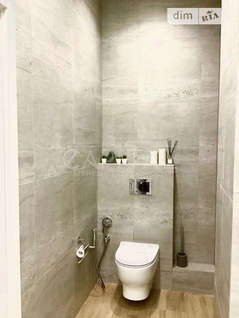 Sale of 2-room apartment 70 sq. m on Valeriy Lobanovskyi Ave.