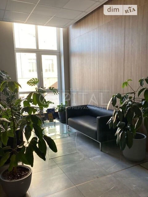 Sale of 2-room apartment 70 sq. m on Valeriy Lobanovskyi Ave.