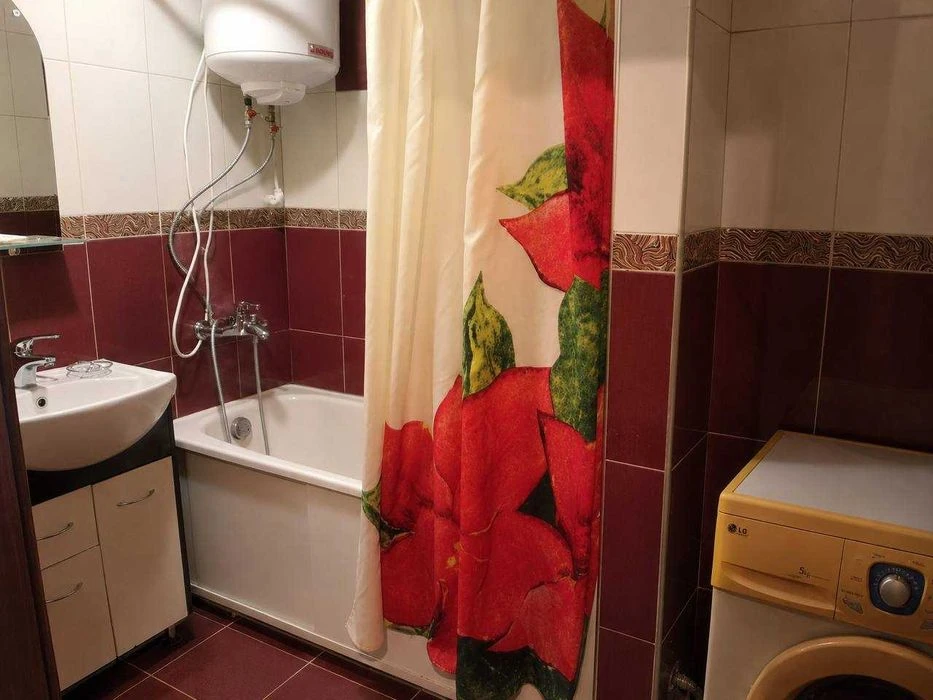 Selling a 2-room apartment near Levada metro station, Sportivnaya street, and Gaga Avenue.
