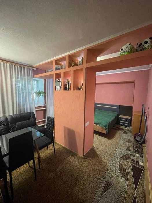 Selling a 2-room isolated apartment in Lipovaya Roshcha,