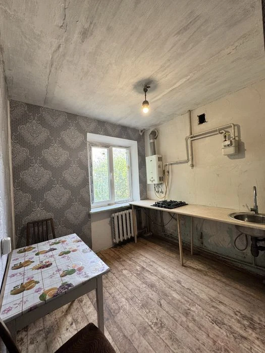 Продам 1к квартиру. 12 квартал. Ул Казака Мамая 4