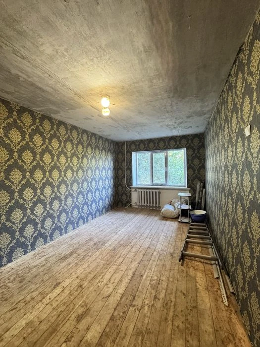 Продам 1к квартиру. 12 квартал. Ул Казака Мамая 4