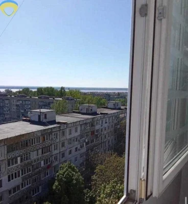 Продам на Котовского большую 1-комнатную квартиру
