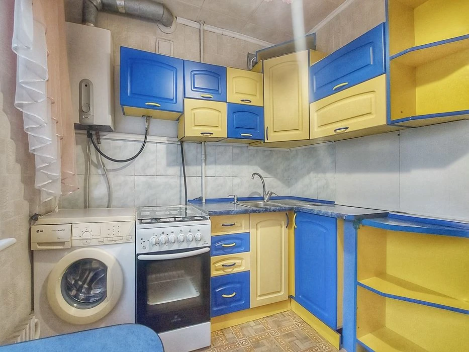 Продам 2х кім.квартиру Б.Хмельницького, рн Варус. iq