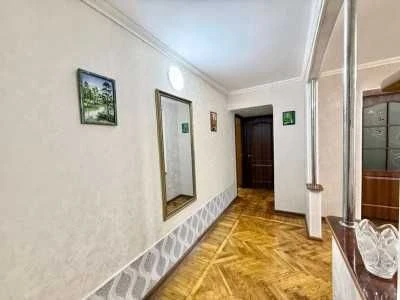 3-х ком.кв. 2/9 эт. в газовом кирпичном доме по ул.
