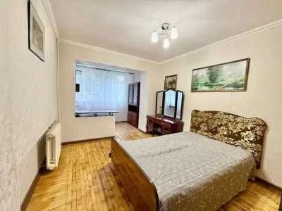 3-х ком.кв. 2/9 эт. в газовом кирпичном доме по ул.