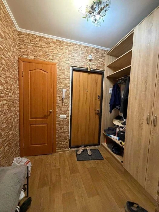 Трехкомнатная квартира на ул. Сахарова по супер цене.