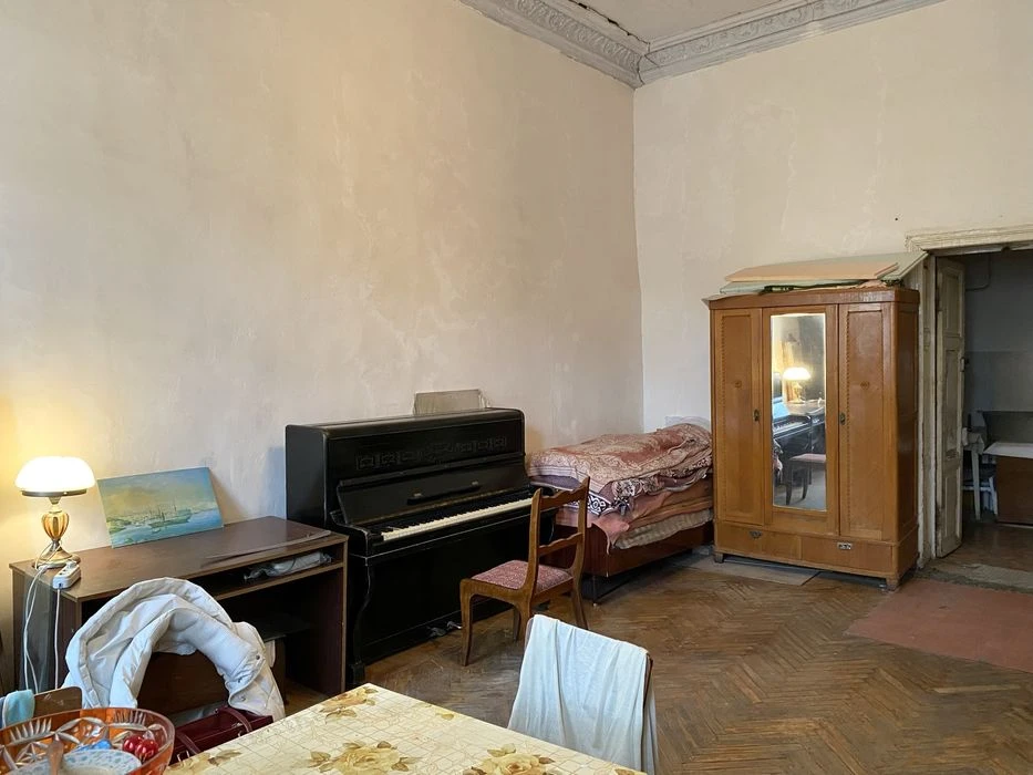 Продам квартиру в центре Одессы (самостоятельный блок)