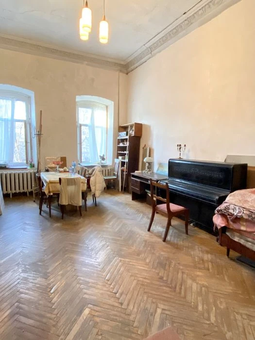 Продам квартиру в центре Одессы (самостоятельный блок)