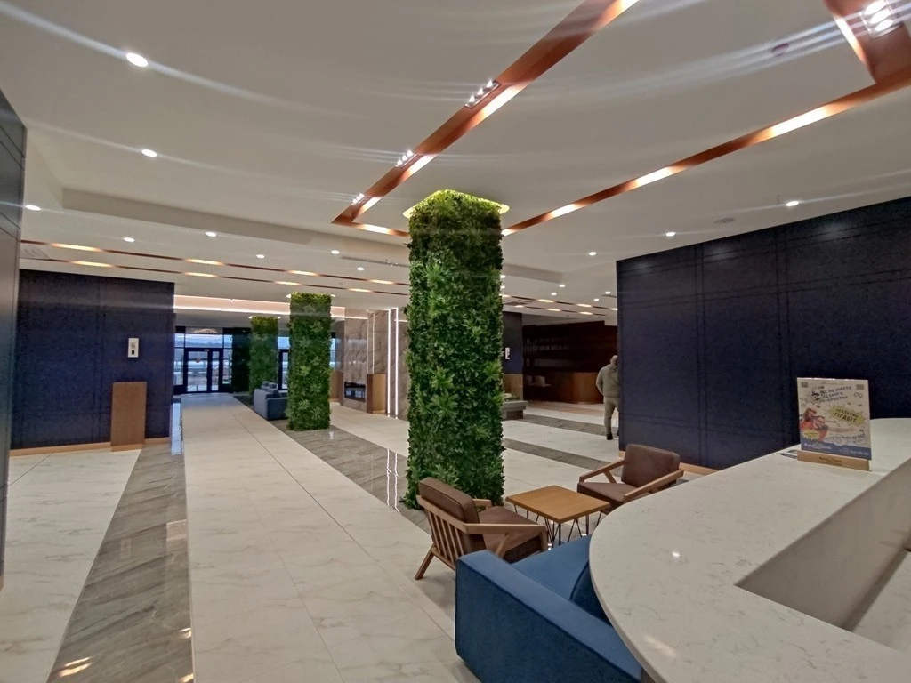 Sale of 4-room apartment 162 m², Zverynetskaya Street.