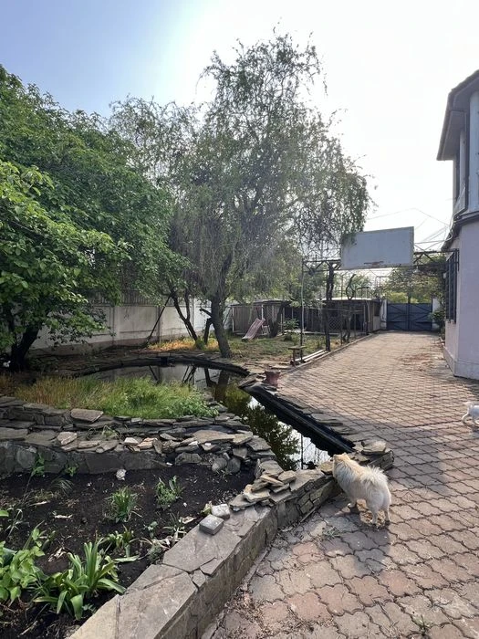 ‼️I am selling a family house for 10 hundred. near Savignon railway station