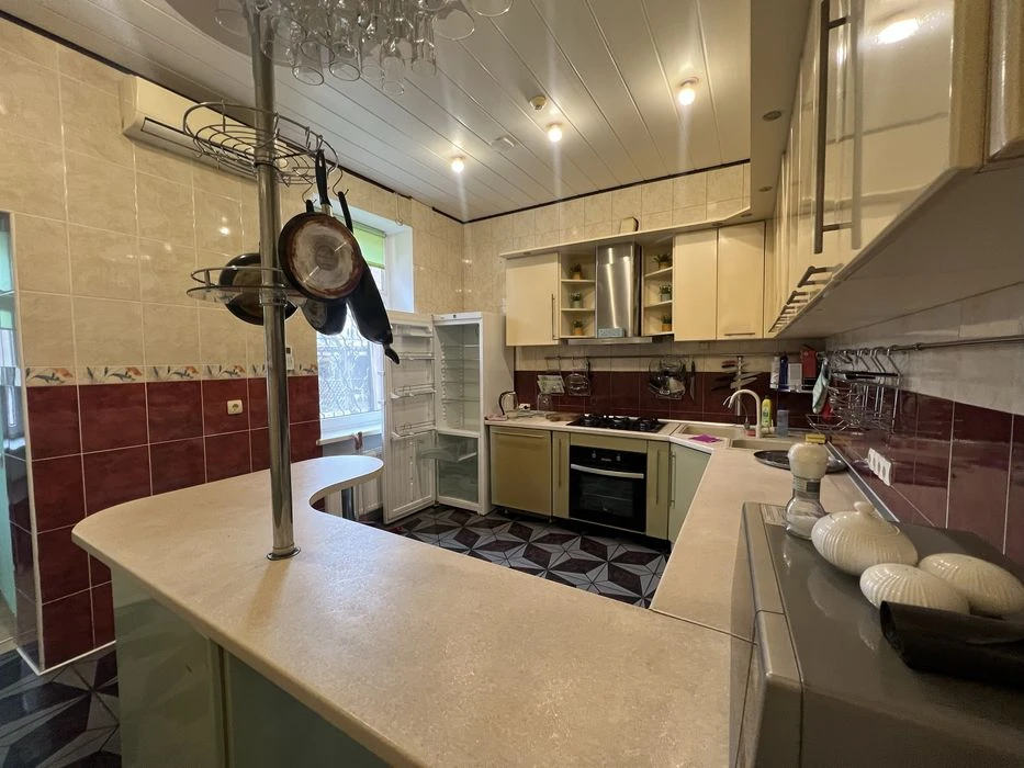 ‼️I am selling a family house for 10 hundred. near Savignon railway station