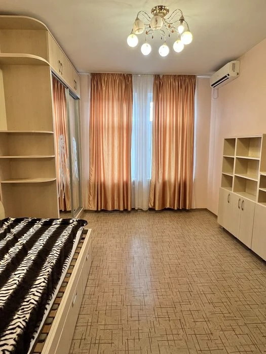 ‼️I am selling a family house for 10 hundred. near Savignon railway station