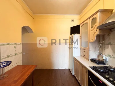 Продажа: 3-комн. квартиры 74 м² на ул. Дорошенко с балконом