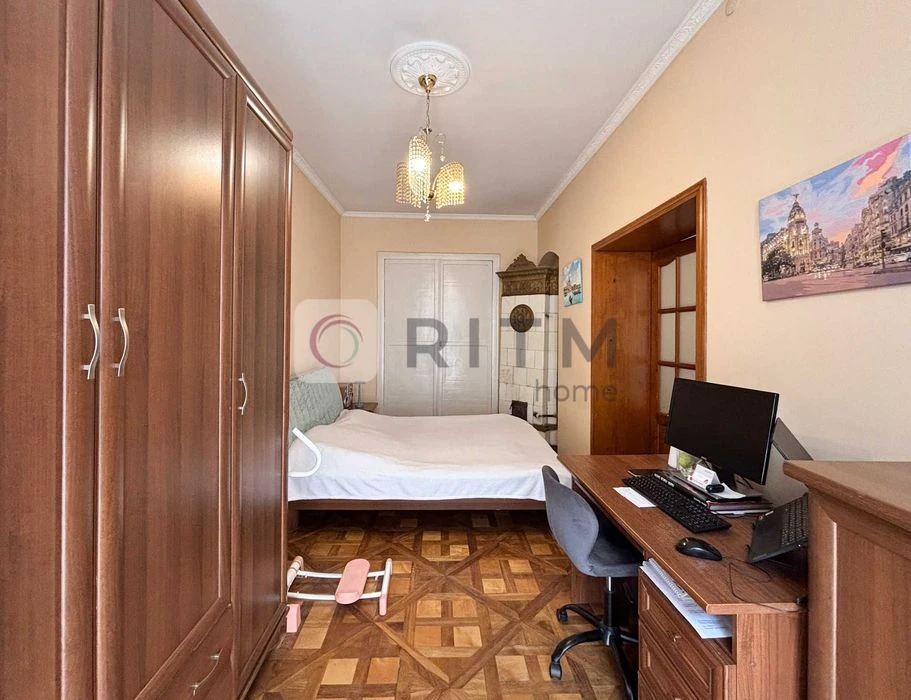 Продажа: 3-комн. квартиры 74 м² на ул. Дорошенко с балконом