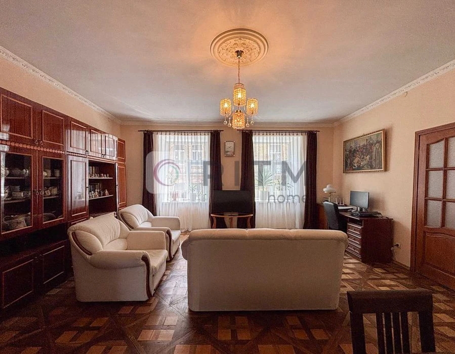 Продажа: 3-комн. квартиры 74 м² на ул. Дорошенко с балконом