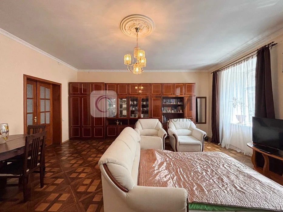Продажа: 3-комн. квартиры 74 м² на ул. Дорошенко с балконом
