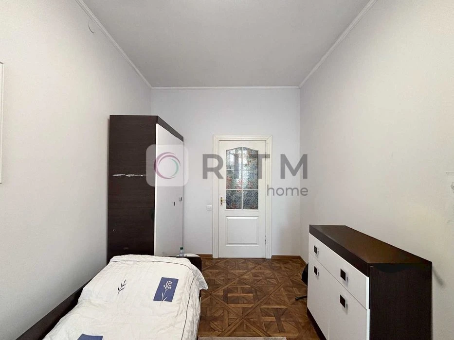 Продажа: 3-комн. квартиры 74 м² на ул. Дорошенко с балконом