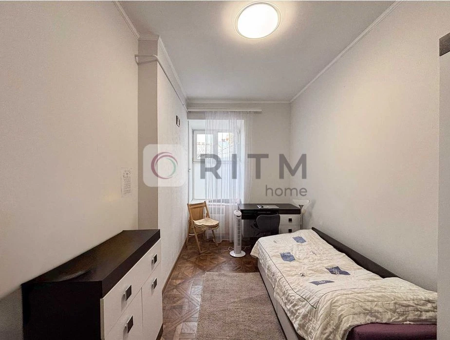 Продажа: 3-комн. квартиры 74 м² на ул. Дорошенко с балконом