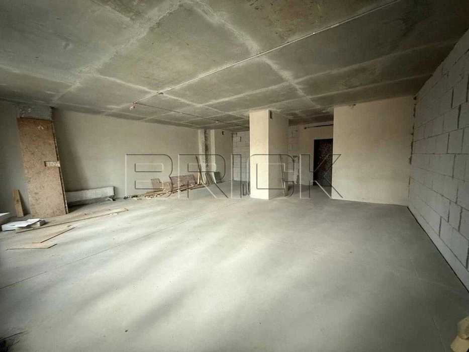 Sale of a 2-room apartment of 81.8m2 in the residential complex Bulvar Fontaniv, st.