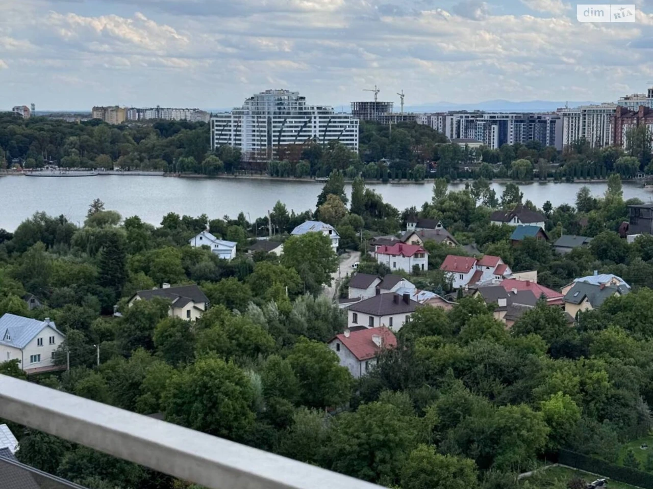 Продаж Квартира Набережна