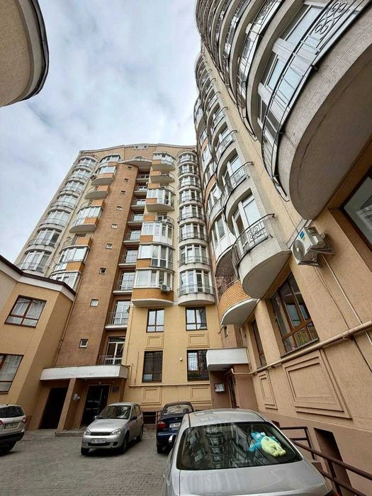 Продажа просторной квартиры 175,4 с ремонтом и панорамным