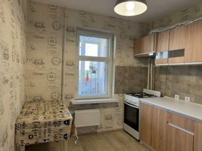 Sale of 1-room apartment 32 m2 on Priluzhna Street 10 - metro station Ak