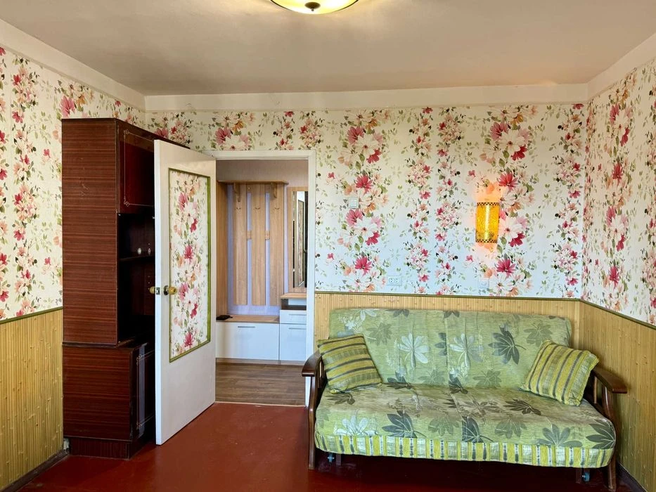 Sale of 1-room apartment 32 m2 on Priluzhna Street 10 - metro station Ak