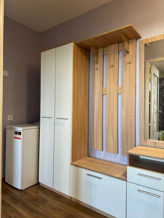 Sale of 1-room apartment 32 m2 on Priluzhna Street 10 - metro station Ak