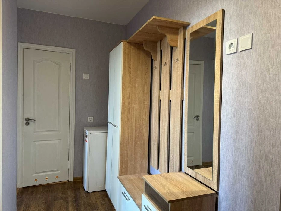 Sale of 1-room apartment 32 m2 on Priluzhna Street 10 - metro station Ak