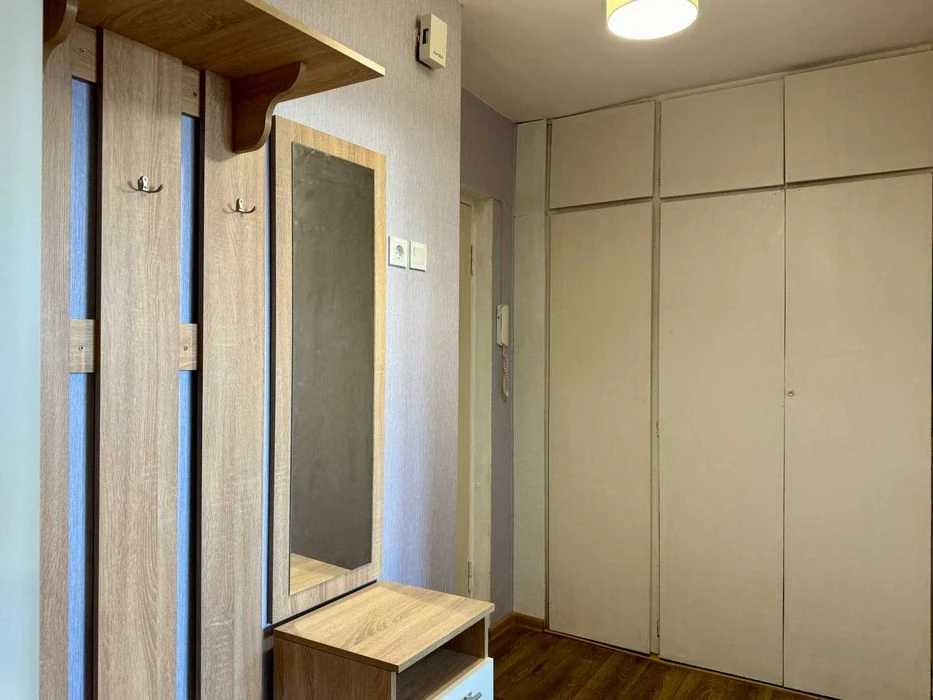Sale of 1-room apartment 32 m2 on Priluzhna Street 10 - metro station Ak