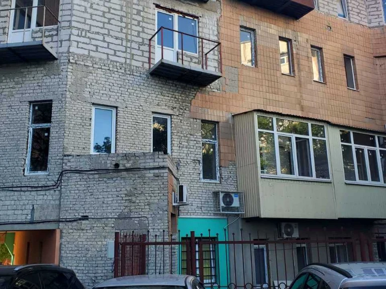 Apartment. Kharkiv, Profspilkovy Blvd.