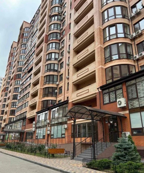 Продам двухуровневую квартиру в ЖК «Армейский», парк Победы.
